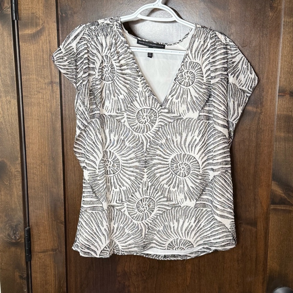 White House Black Market nautical Shell Print Blouse Size XS W/ metallic Shimmer - Picture 5 of 12